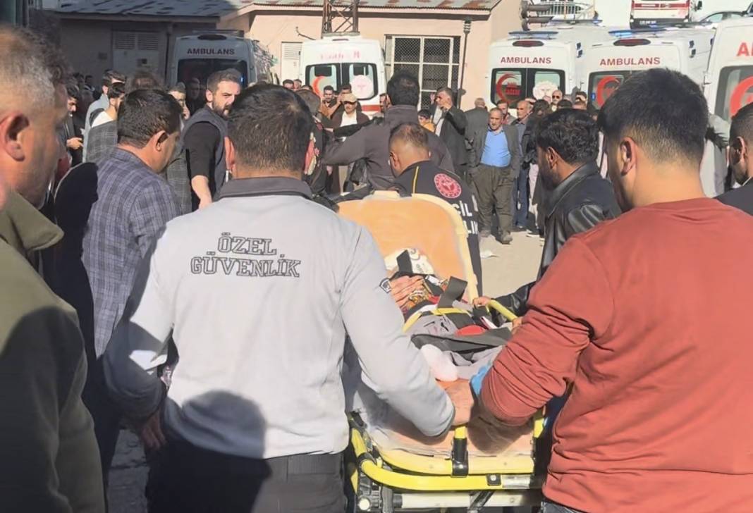Kafa kafaya çarpıştılar! Ölü ve yaralı var 4